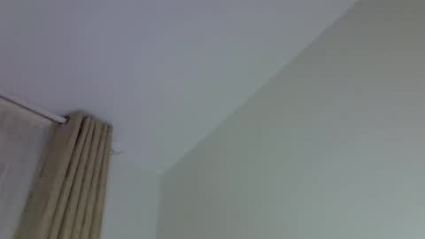 Snapshot of luna_empress chatting on 04/16/26, 01:50 maskedmalkia online show from 04/16/26, 01:50