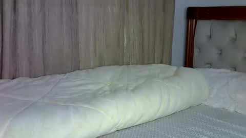 Snapshot of luna_empress chatting on 04/20/26, 12:13 maskedmalkia online show from 04/20/26, 12:13