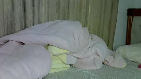 Snapshot of luna_empress chatting on 04/24/26, 11:12 maskedmalkia online show from 04/24/26, 11:12