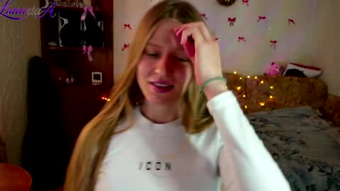 Snapshot of luna_evan chatting on 04/15/26, 08:32 luna_evan online show from 04/15/26, 08:32