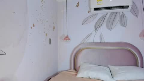 Snapshot of luna_ferrari chatting on 04/12/26, 11:37 luna_ferrari online show from 04/12/26, 11:37