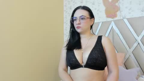 Snapshot of luna_ferrer1 chatting on 07/20/26, 02:19 luna_ferrer1 online show from 07/20/26, 02:19
