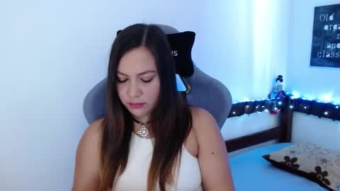 Luna Gomez online show from 10/09/25, 06:06