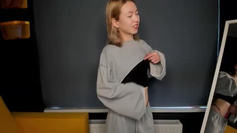 Elizabeth online show from 02/21/26, 05:52