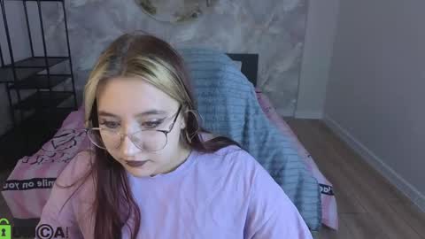 Luna Host online show from 04/14/26, 01:44