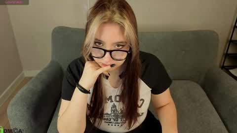 Luna Host online show from 04/20/26, 02:58