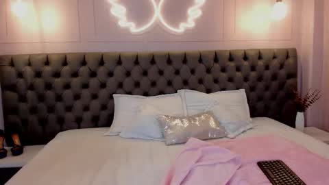 Snapshot of luna_hot_ass chatting on 03/21/26, 11:08 luna_hot_ass online show from 03/21/26, 11:08