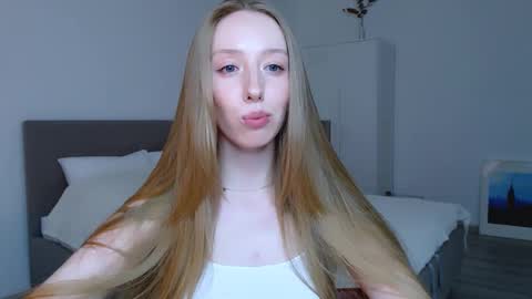 Luna online show from 01/15/25, 11:19