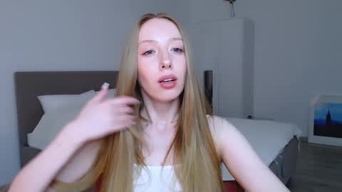 Luna online show from 01/16/25, 02:19