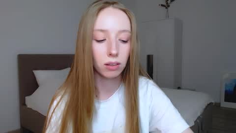 Luna online show from 01/19/25, 11:32