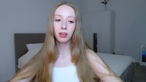 Luna online show from 02/20/25, 11:43