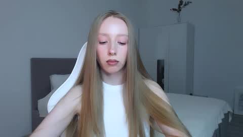 Luna online show from 10/06/25, 08:28