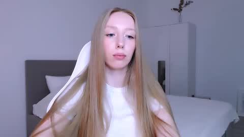 Snapshot of luna_insanity chatting on 11/11/25, 08:42 Luna online show from 11/11/25, 08:42