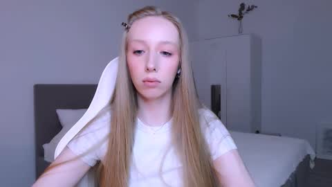 Snapshot of luna_insanity chatting on 12/14/25, 09:08 Luna online show from 12/14/25, 09:08