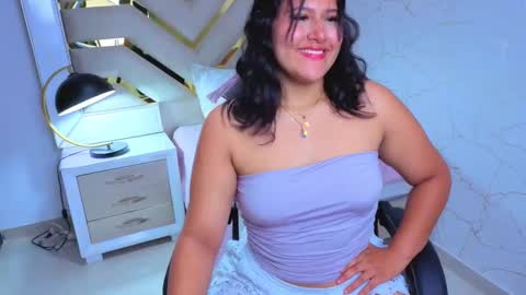 Luna  Jonez  online show from 11/23/25, 10:15