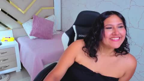 Luna  Jonez  online show from 11/24/25, 02:17