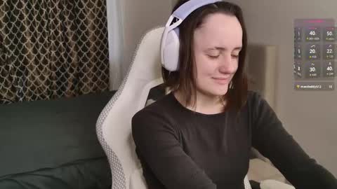 luna_loveeee online show from 09/29/25, 05:45