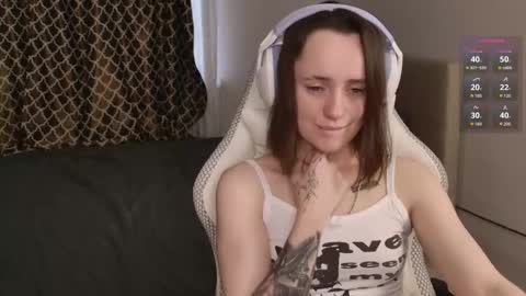 luna_loveeee online show from 10/17/25, 05:10