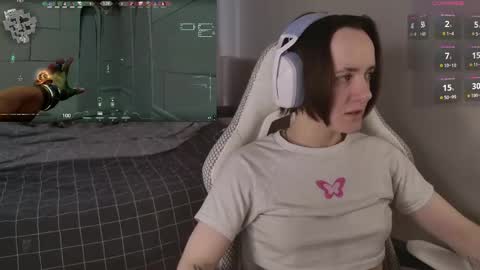 luna_loveeee online show from 04/16/26, 07:09