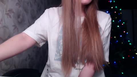 Luna online show from 12/24/24, 10:44