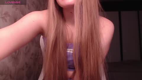 Luna online show from 01/17/25, 02:18