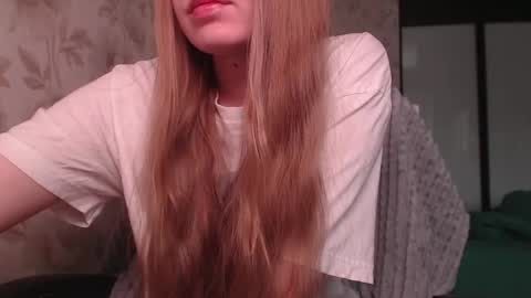 Luna online show from 02/22/25, 08:29