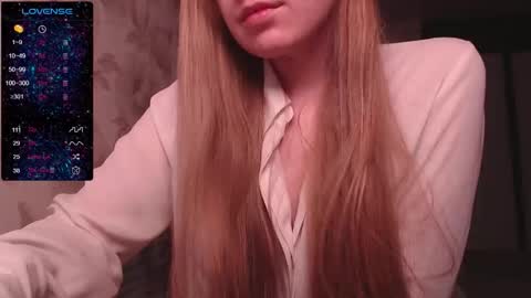 Luna online show from 09/17/25, 02:30