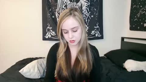 Luna online show from 09/21/25, 09:16