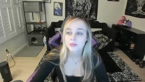 Luna online show from 03/02/26, 04:36