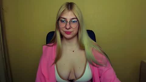 Luna online show from 02/01/25, 08:29