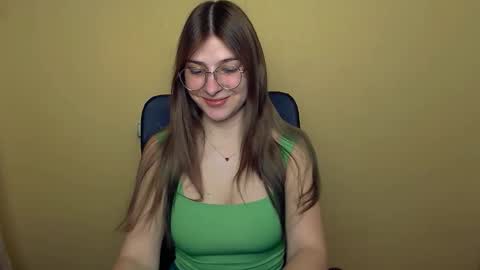 Luna online show from 11/18/25, 11:14