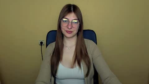 Snapshot of luna_lush_ chatting on 04/24/26, 09:45 Luna online show from 04/24/26, 09:45