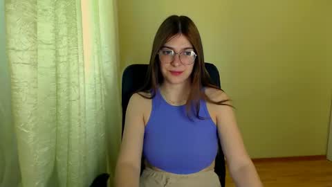 Snapshot of luna_lush_ chatting on 06/25/26, 08:19 Luna online show from 06/25/26, 08:19