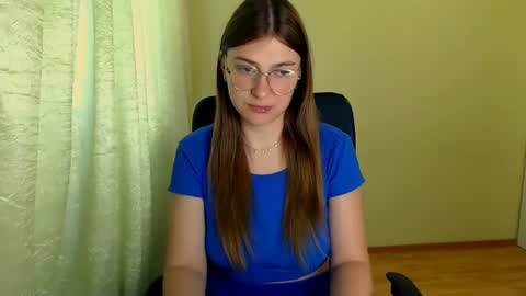 Snapshot of luna_lush_ chatting on 07/05/26, 08:43 Luna online show from 07/05/26, 08:43