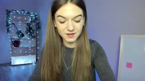 Luna online show from 12/18/25, 04:29