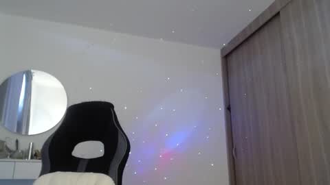 Snapshot of luna_mails chatting on 09/24/25, 06:33 Luna online show from 09/24/25, 06:33