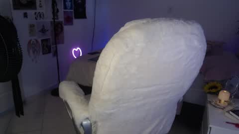Snapshot of luna_mails chatting on 05/23/26, 09:52 Luna online show from 05/23/26, 09:52
