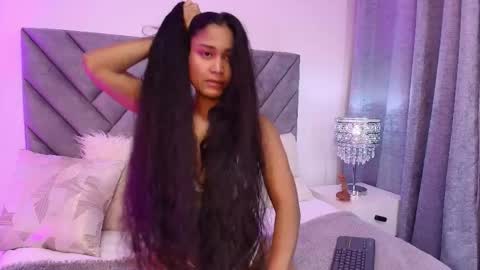 Snapshot of luna_queen7 chatting on 04/23/26, 12:29 luna_queen7 online show from 04/23/26, 12:29