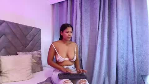 Snapshot of luna_queen7 chatting on 04/25/26, 01:41 luna_queen7 online show from 04/25/26, 01:41