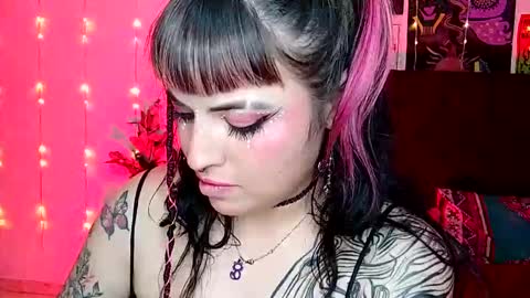 Snapshot of luna_ray420 chatting on 12/13/24, 05:16 MISS LUNA online show from 12/13/24, 05:16