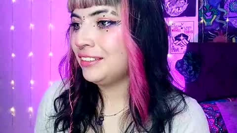 Snapshot of luna_ray420 chatting on 12/14/24, 09:02 MISS LUNA online show from 12/14/24, 09:02