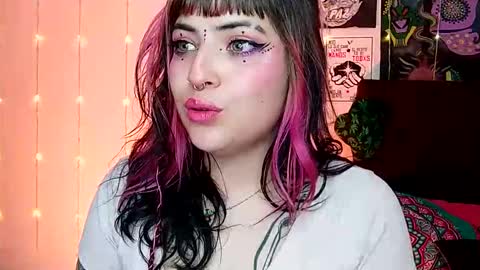 Snapshot of luna_ray420 chatting on 12/15/24, 12:07 MISS LUNA online show from 12/15/24, 12:07