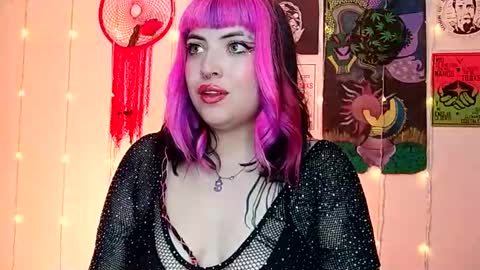 Snapshot of luna_ray420 chatting on 01/13/25, 03:23 MISS LUNA online show from 01/13/25, 03:23