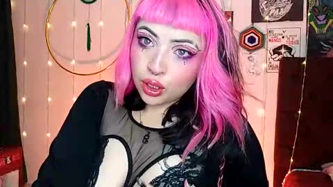 Snapshot of luna_ray420 chatting on 02/03/25, 12:47 MISS LUNA online show from 02/03/25, 12:47