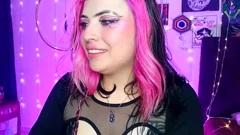 Snapshot of luna_ray420 chatting on 02/03/25, 03:53 MISS LUNA online show from 02/03/25, 03:53