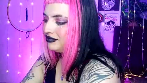 Snapshot of luna_ray420 chatting on 02/05/25, 12:20 MISS LUNA online show from 02/05/25, 12:20