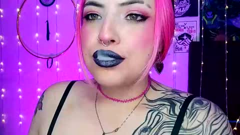 Snapshot of luna_ray420 chatting on 02/06/25, 09:11 MISS LUNA online show from 02/06/25, 09:11