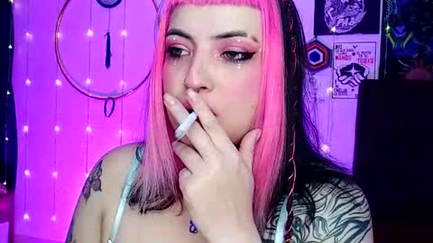 Snapshot of luna_ray420 chatting on 02/06/25, 09:06 MISS LUNA online show from 02/06/25, 09:06