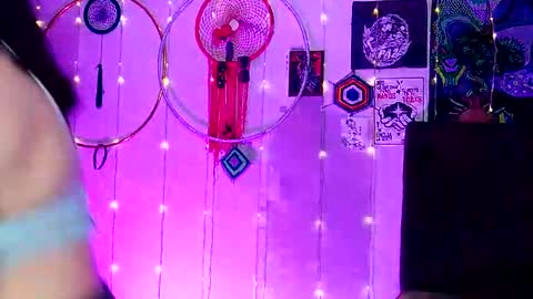 Snapshot of luna_ray420 chatting on 02/07/25, 12:09 MISS LUNA online show from 02/07/25, 12:09