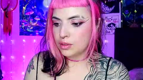 Snapshot of luna_ray420 chatting on 02/24/25, 03:23 MISS LUNA online show from 02/24/25, 03:23